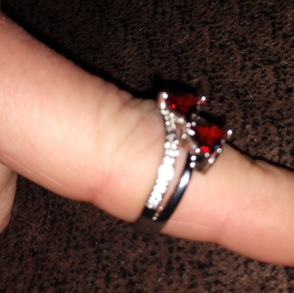 Woman's 2 Heart Ring 925 Sterling red garnet - Picture 6 of 9